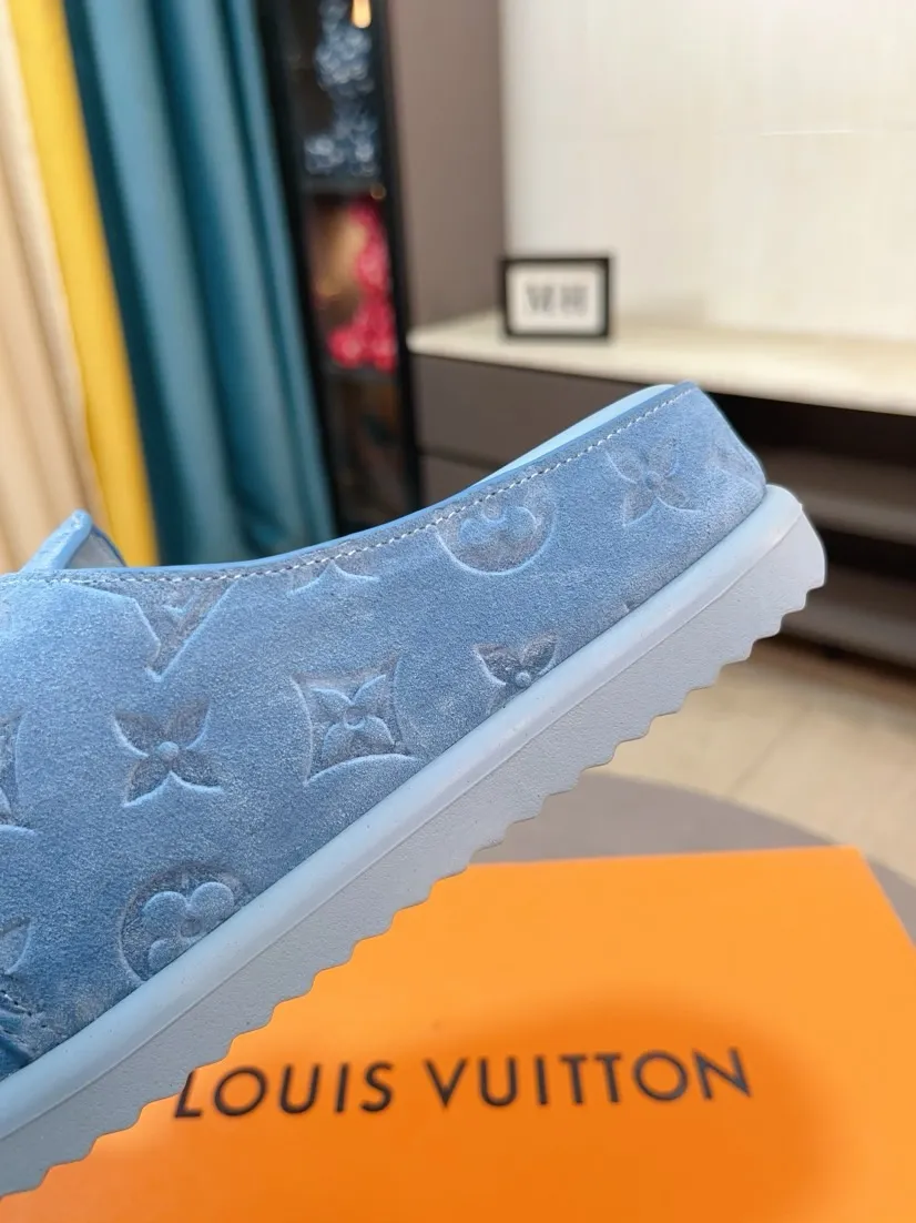 Men's Men's Shoes 💰400🌸🌸🌸🌸LV Easy 2025 new men's casual sandals and slippers, made of suede cow leather, with Monogram pattern to highlight the trendy style. Adjustable straps illuminated with LV letters, while a resilient insole and micro outsole provide lightweight comfort. Made of suede cow leather with embossed Monogram pattern and brand element metal hardware✅Adjustable straps➕Tough insole‼ ️Micro outsole. Comfortable and easy to wear‼ ️ size：38-45